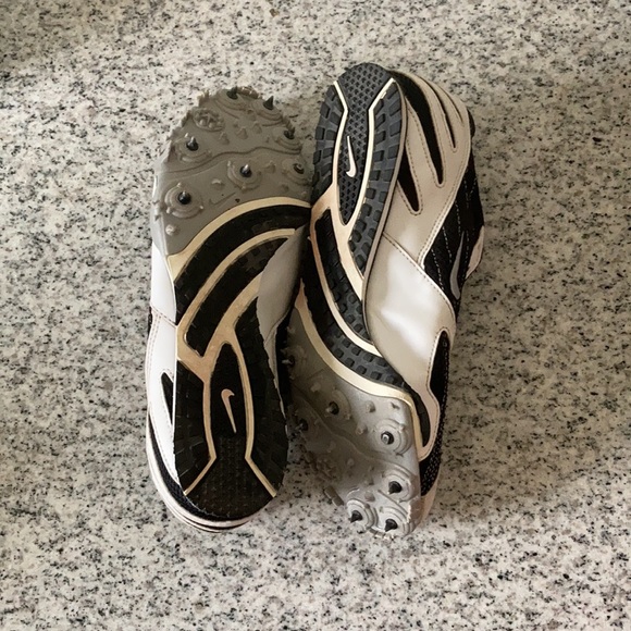 Nike Cleats. - Picture 4 of 7